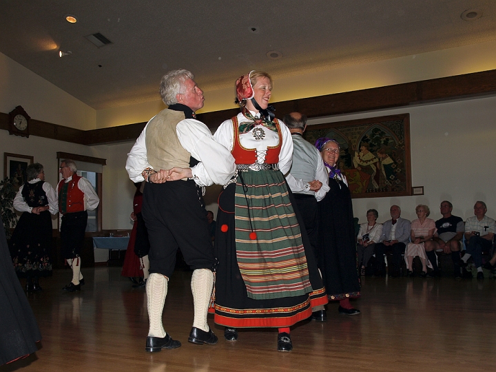 P8127203.jpg - Norsk Folkedans Stemne 2008