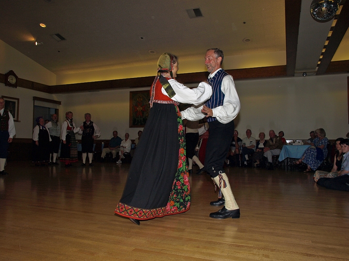 P8127421.jpg - Norsk Folkedans Stemne 2008