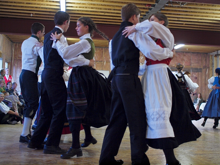 P8156319.jpg - Norsk Folkedans Stemne 2009