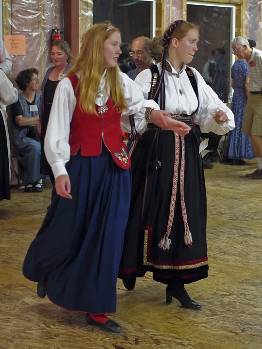 P8156890.jpg - Norsk Folkedans Stemne 2009