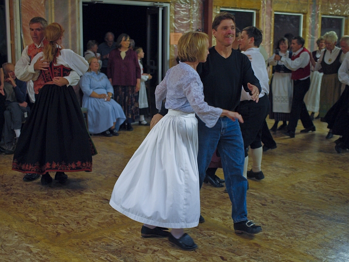 P8156911.jpg - Norsk Folkedans Stemne 2009
