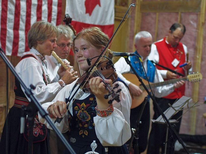 P8156918.jpg - Norsk Folkedans Stemne 2009