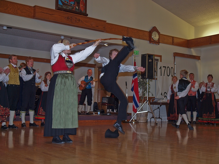 P8111760.jpg - Norsk Folkedans Stemne 2009