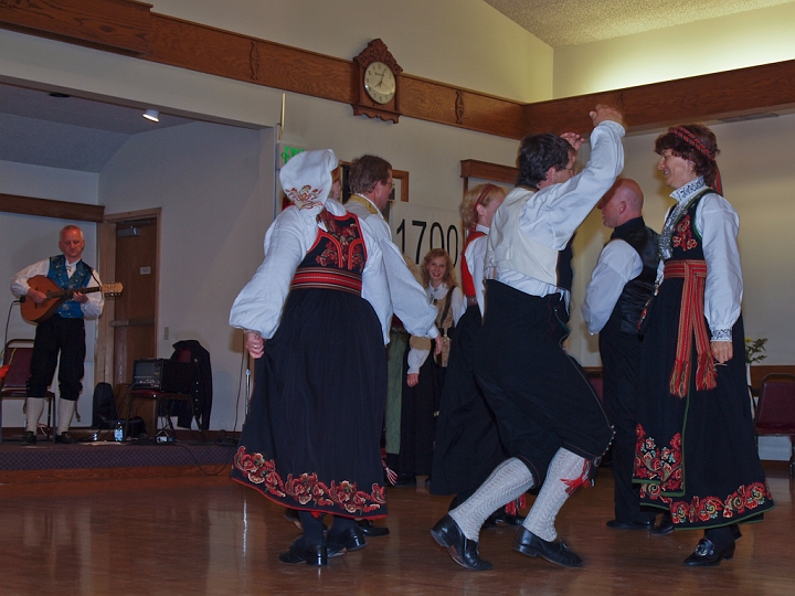 P8111780.jpg - Norsk Folkedans Stemne 2009